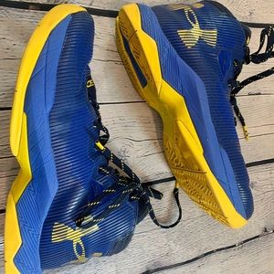 EUC Boys Under Armour Steph Curry basketball shoes